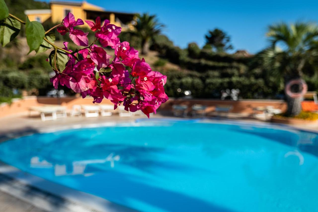 Hotel Corallaro Santa Teresa Gallura Exteriör bild